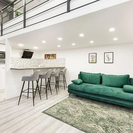 Apartament E39 Eotvos *