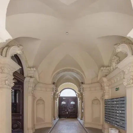 E39 Eotvos * Budapest