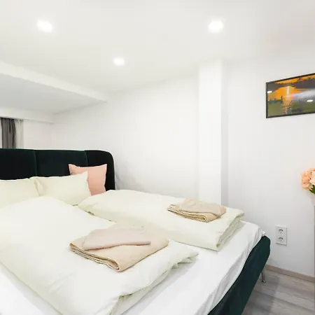Apartment E39 Eotvos